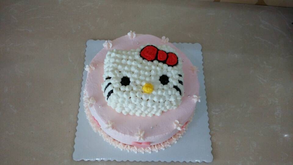 奶油水果装饰蛋糕