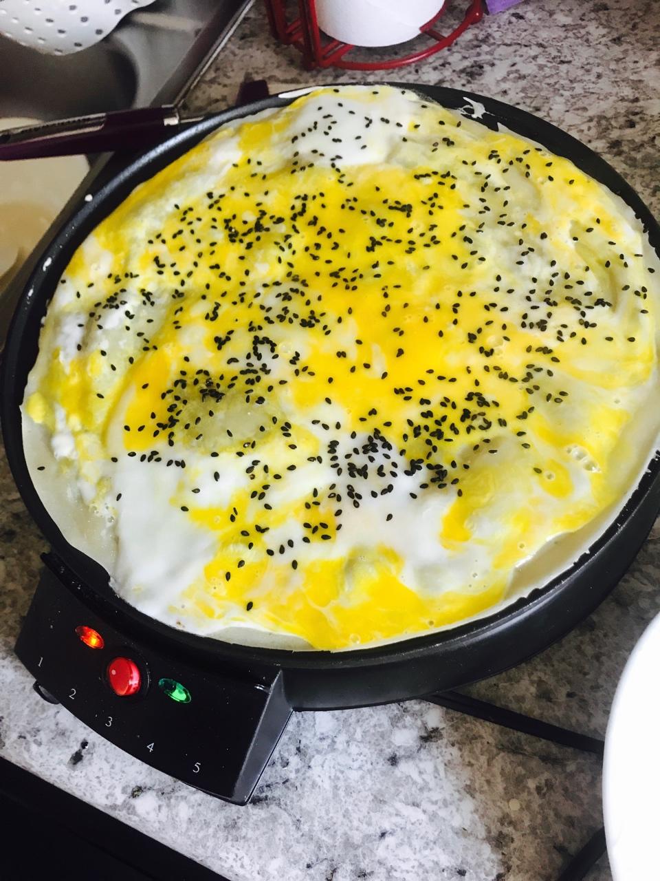 用煎饼果子神器自制鲜香美味