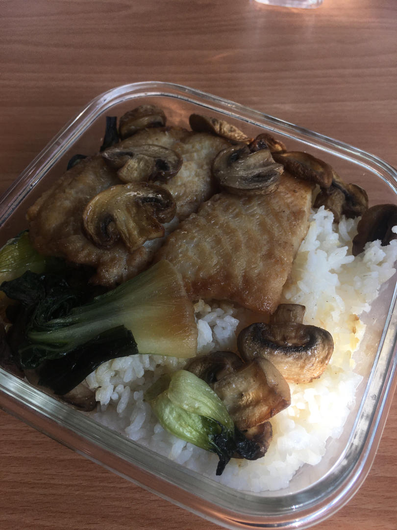 香煎两条快乐巴沙鱼柳