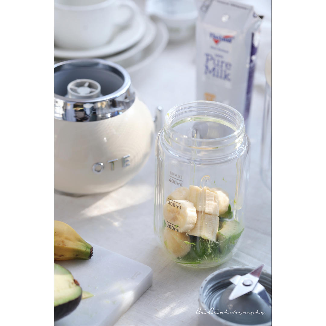 【香蕉牛油果奶昔】