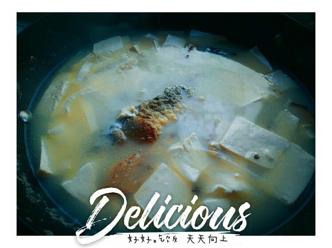 鲫鱼豆腐汤