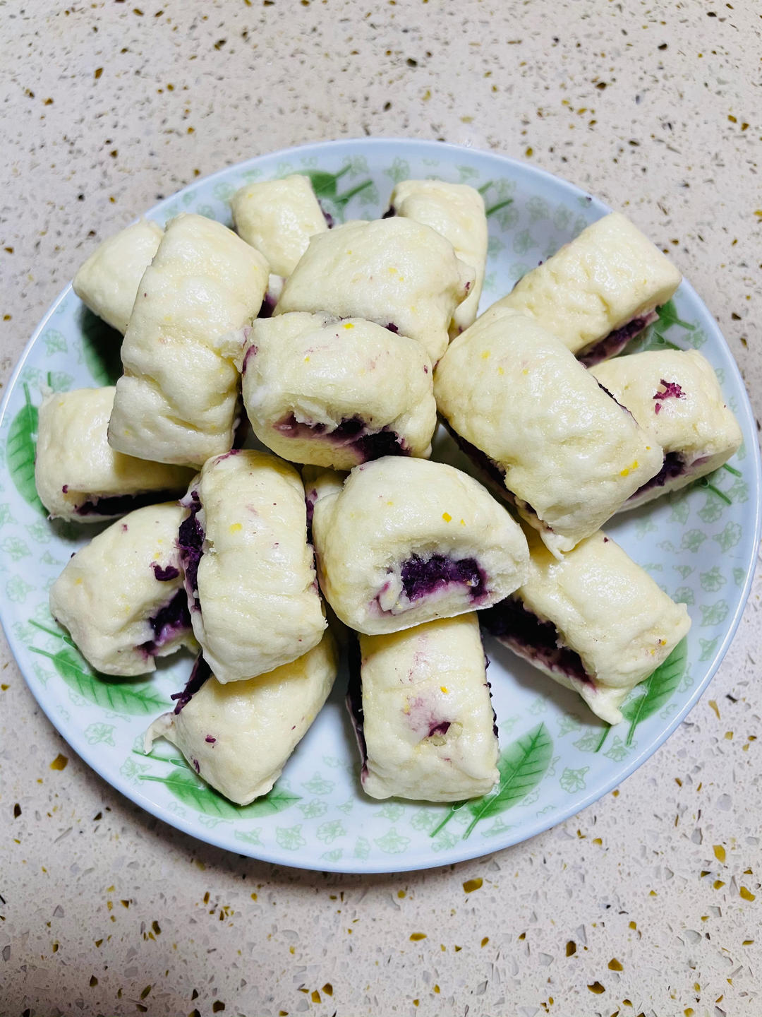 一口豆沙小馒头