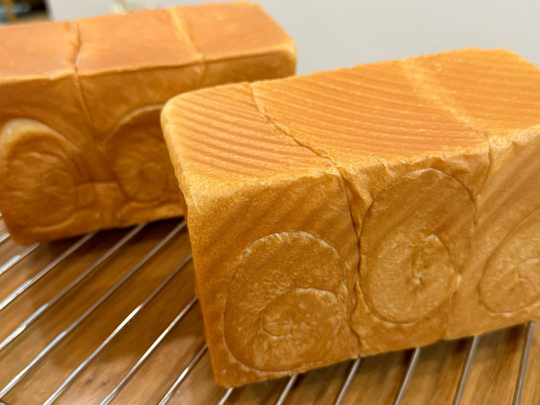 奶香纯粹的重料淡奶油吐司