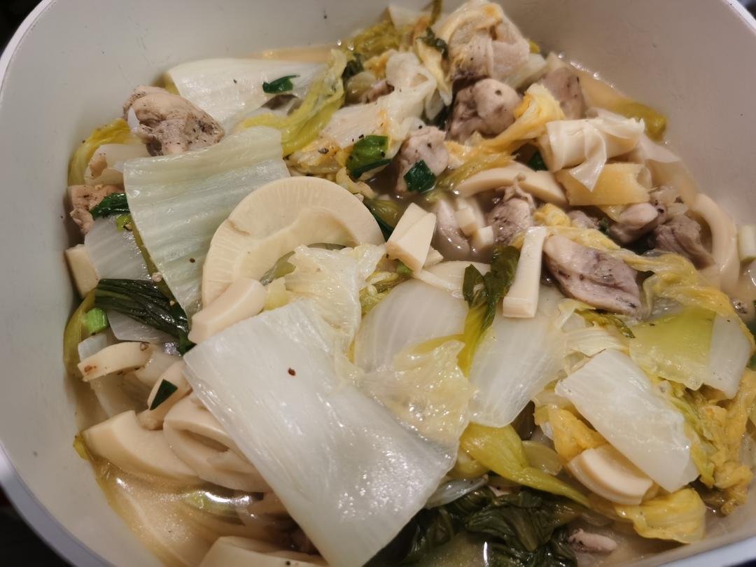 白菜鸡腿煲
