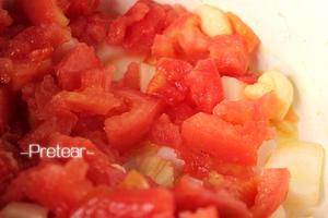 番茄时蔬炖牛尾的做法 步骤4