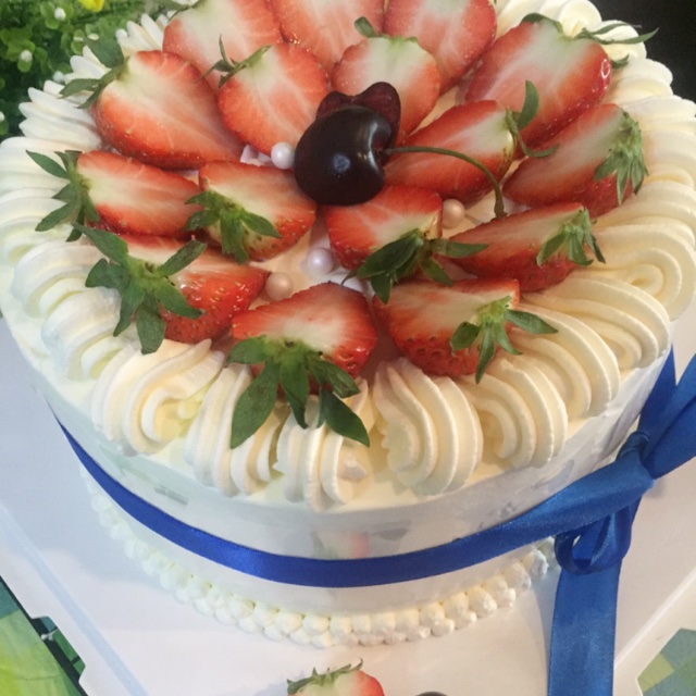 草莓戚风生日蛋糕