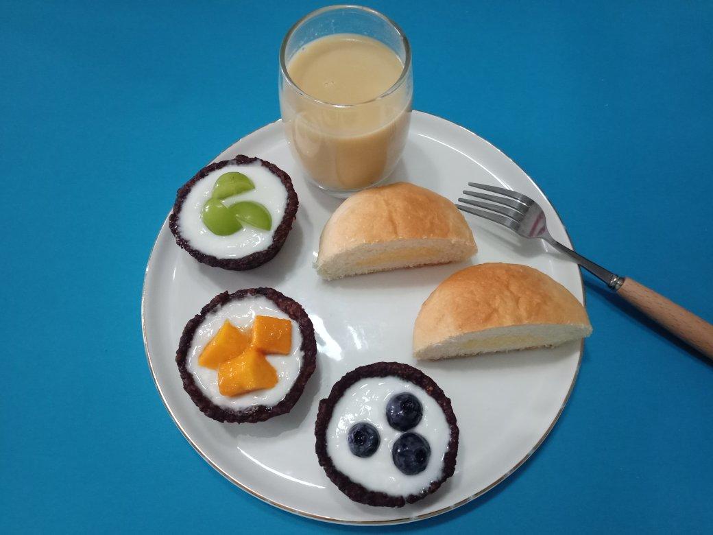 紫薯燕麦水果杯