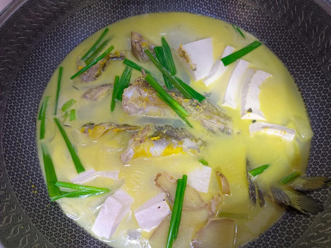 昂刺鱼豆腐汤（黄辣丁）