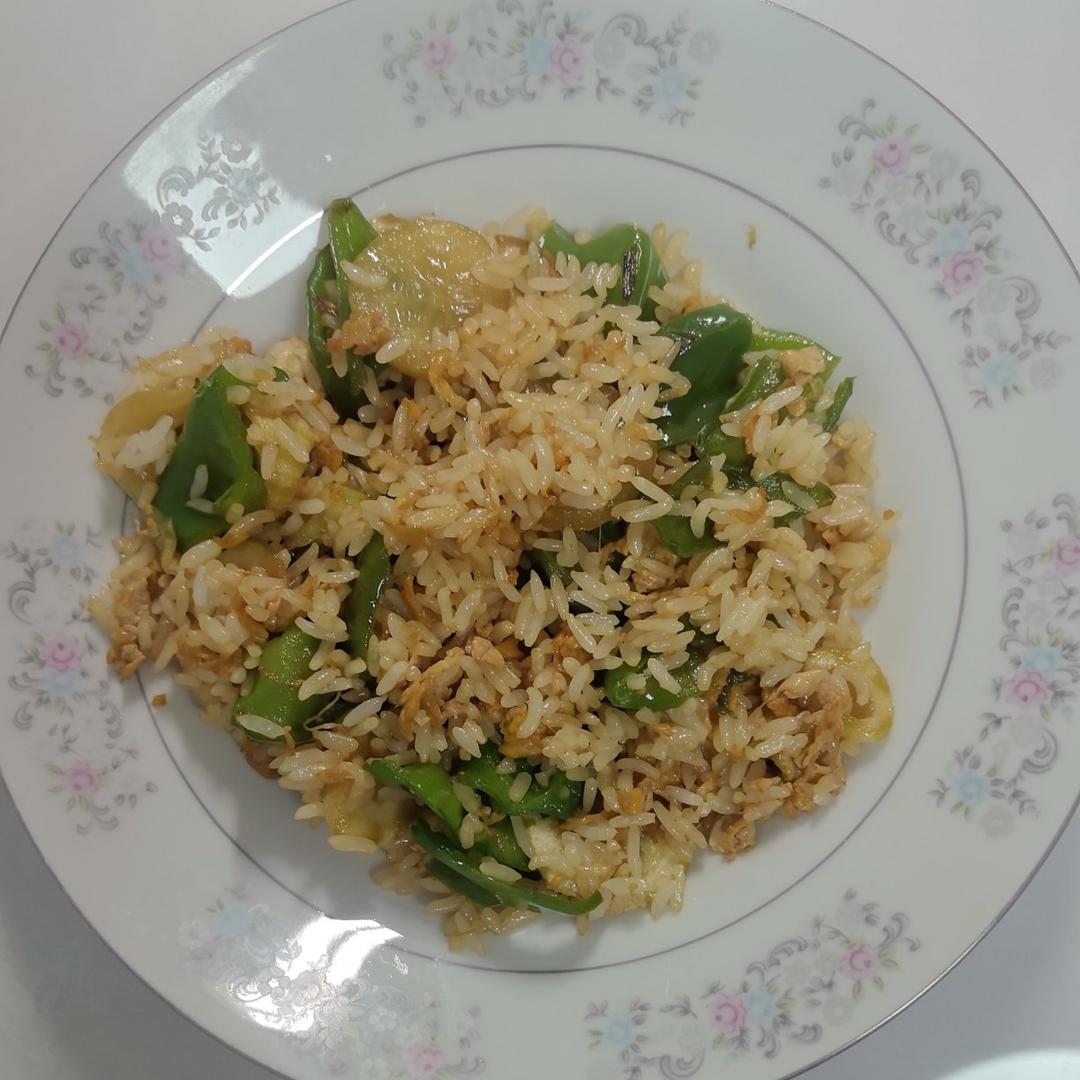 小辣子炒鸡蛋（鸡蛋鲜嫩秘诀）