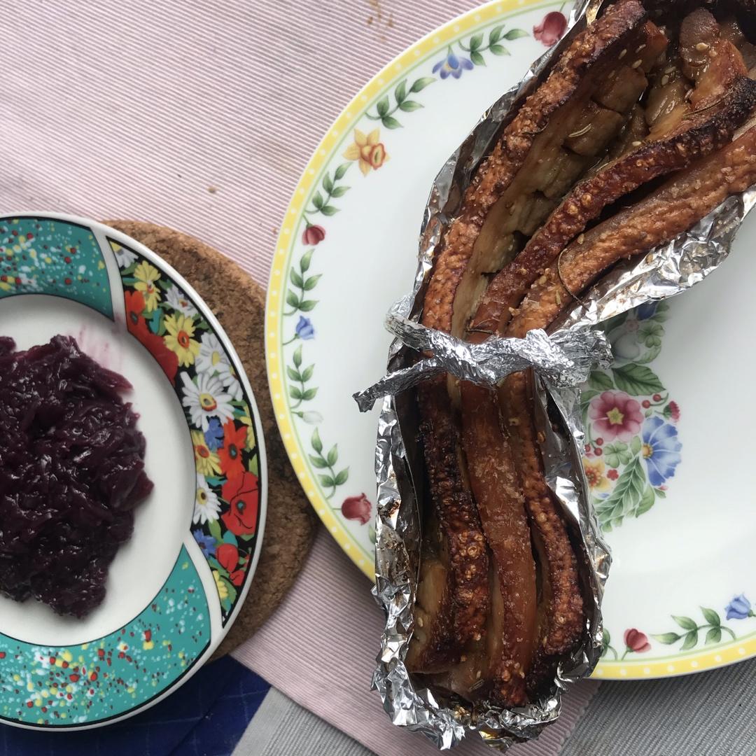 口水流一地的香酥脆皮烤五花肉😏