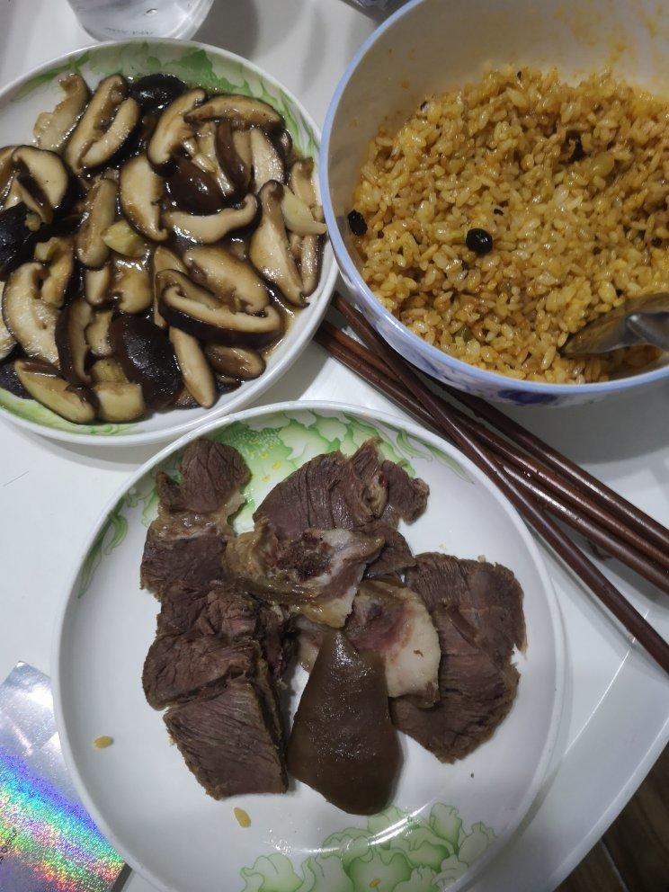 榨菜老干妈炒饭(绝逼好吃，原图呈现)