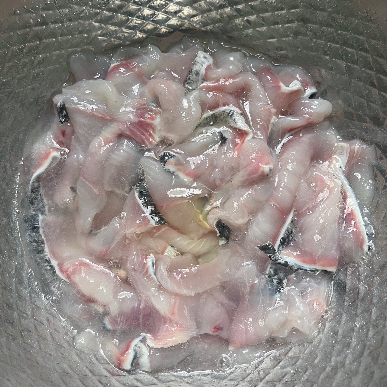 🔥黑鱼片腌制上浆的做法 步骤6
