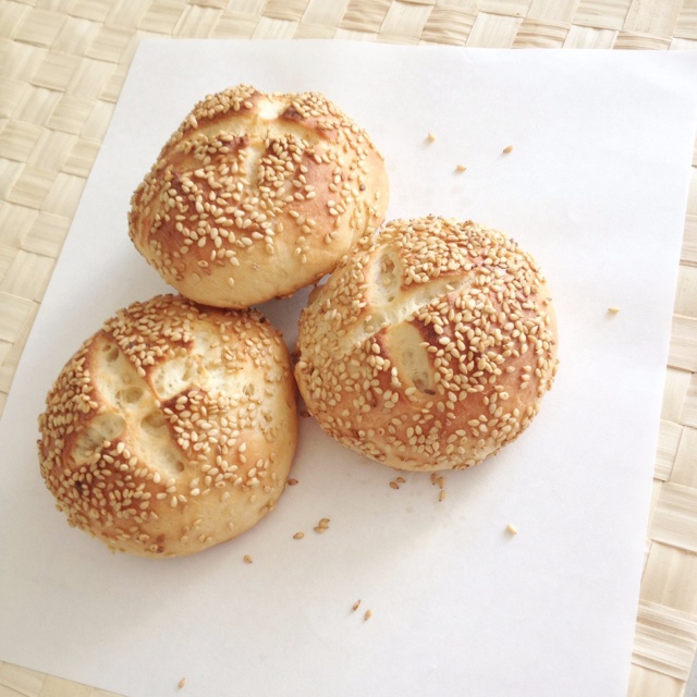 白芝麻面包