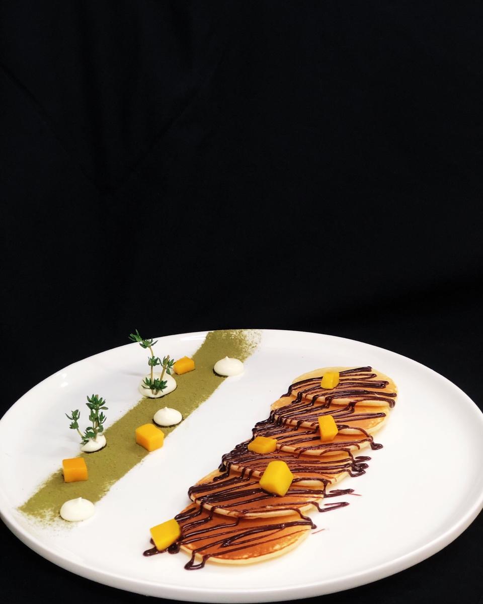 【减脂早餐】无油香蕉松饼（超简单）