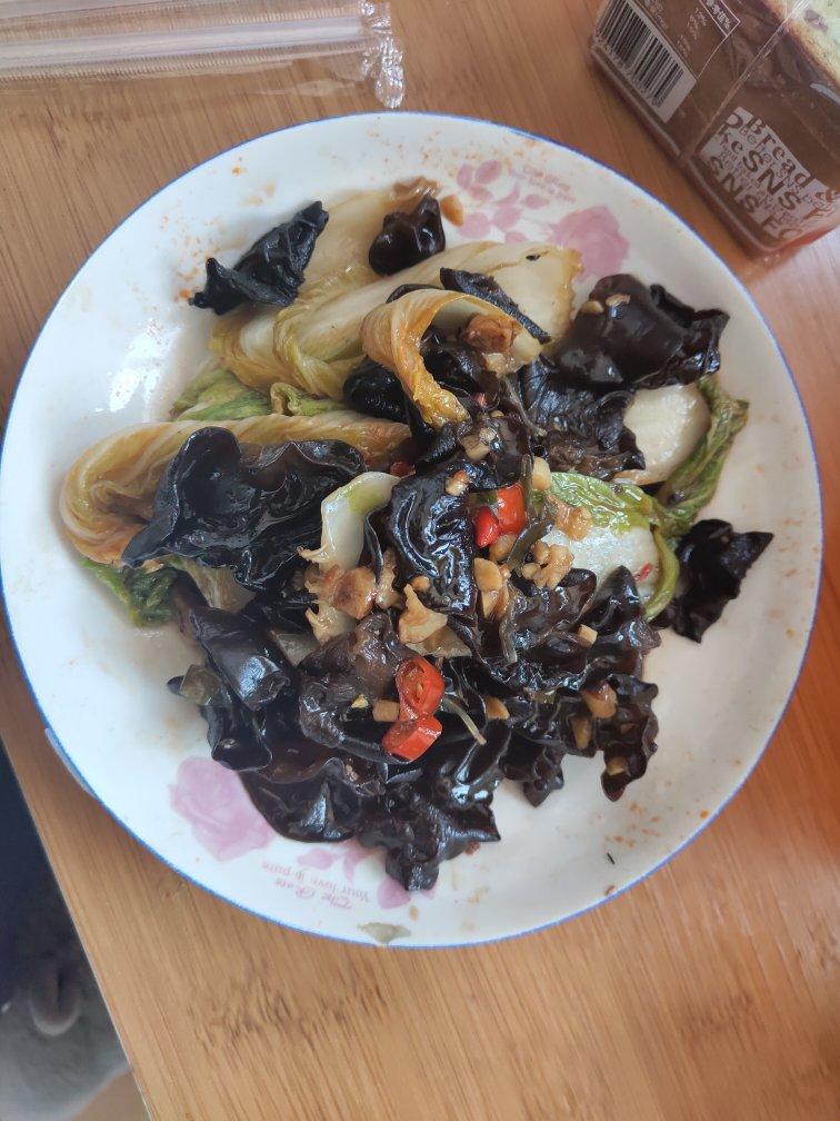 白菜炒木耳