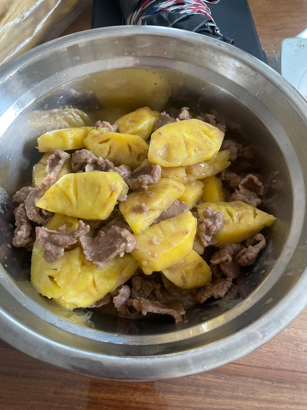 Q版-菠萝牛肉  (杂果肉菜类）