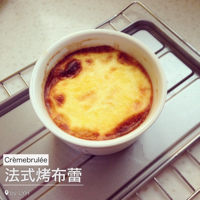Crèmebrulée。法式烤布雷。焦糖布丁。