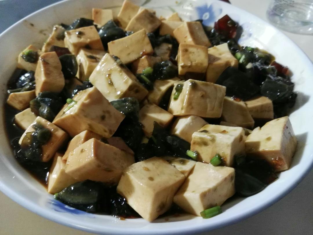 凉拌皮蛋豆腐