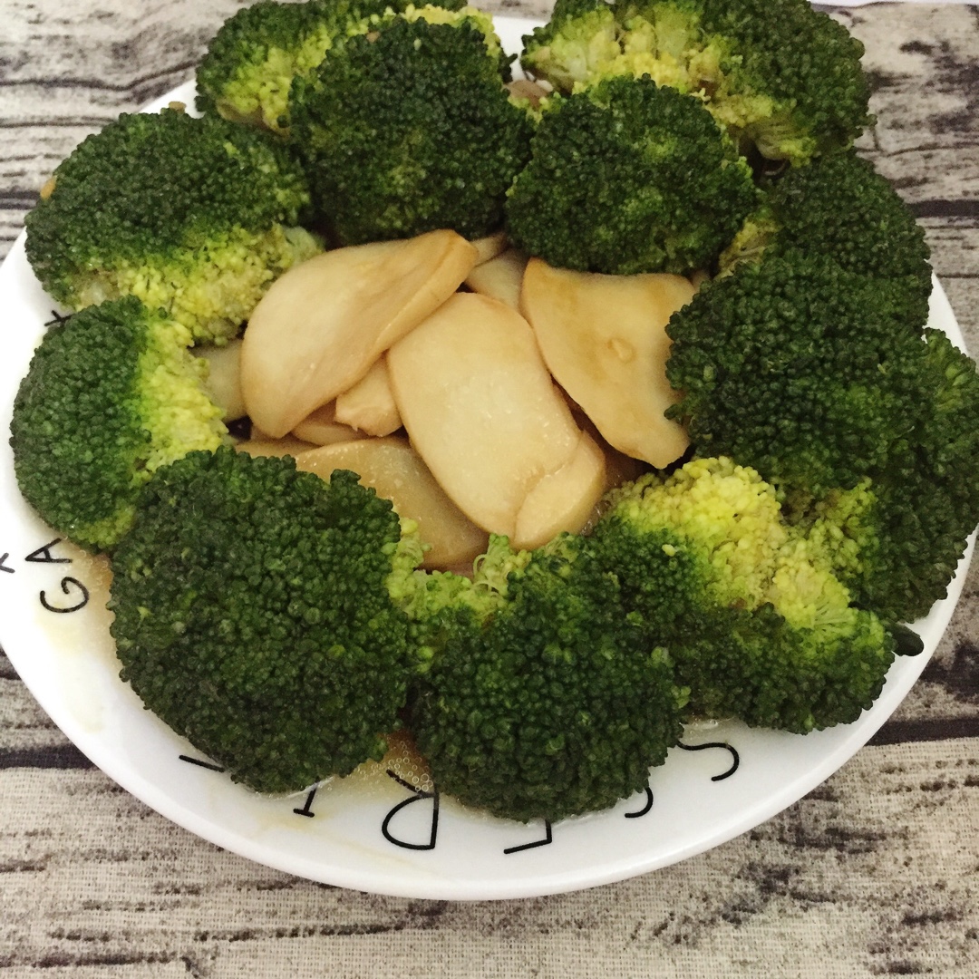 杏鲍菇扣西兰花