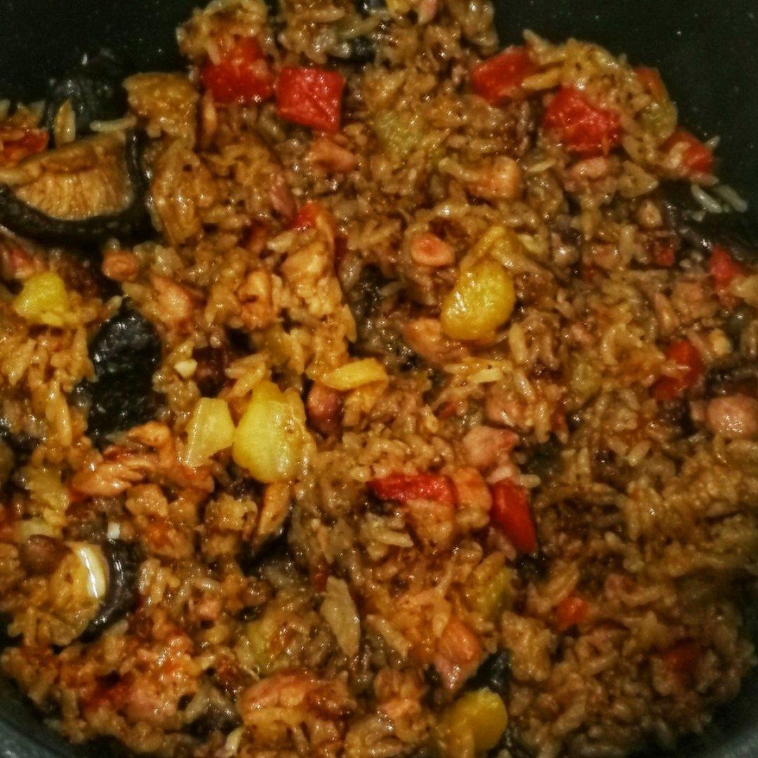 【香菇鸡肉焖饭】