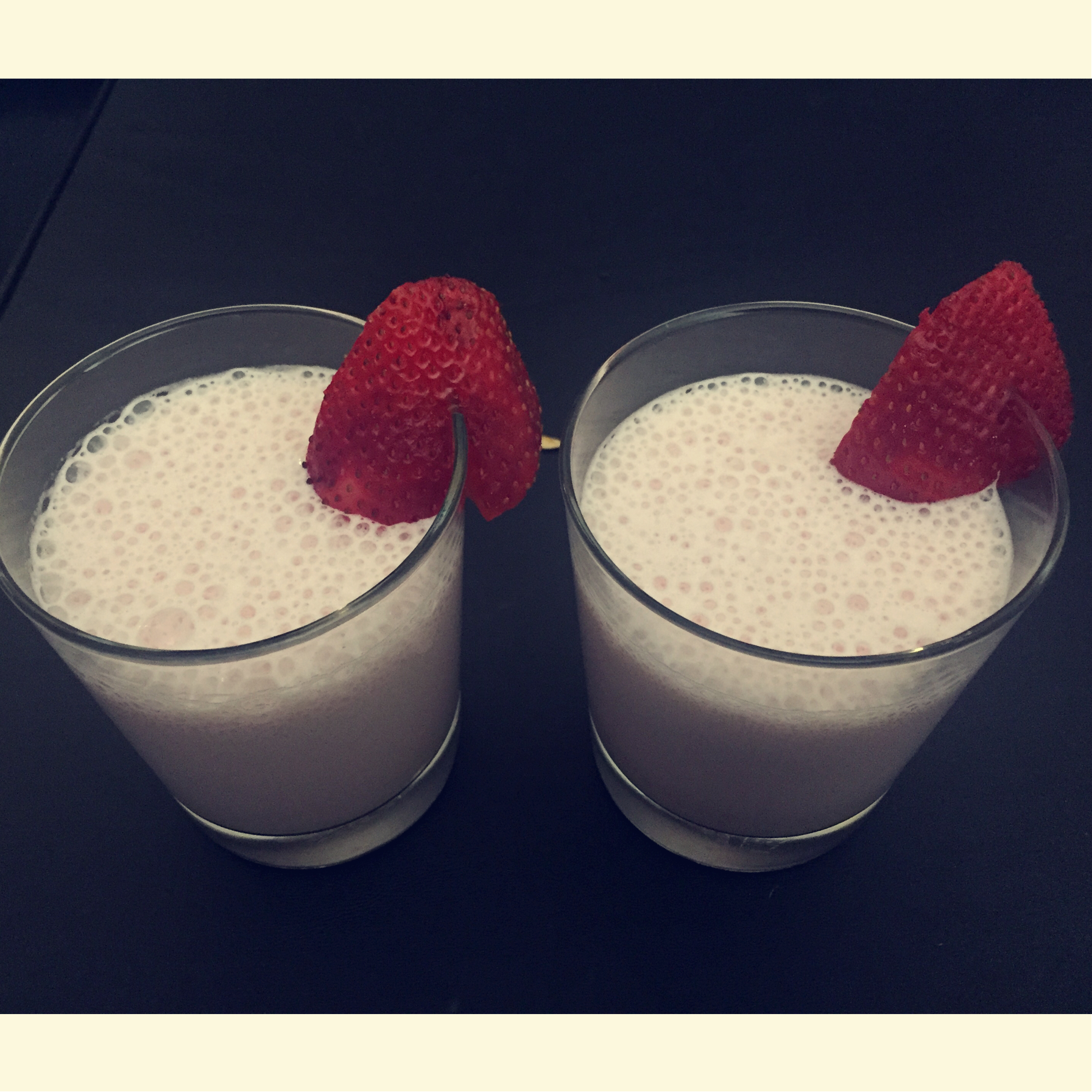 草莓奶昔 Strawberry Shake