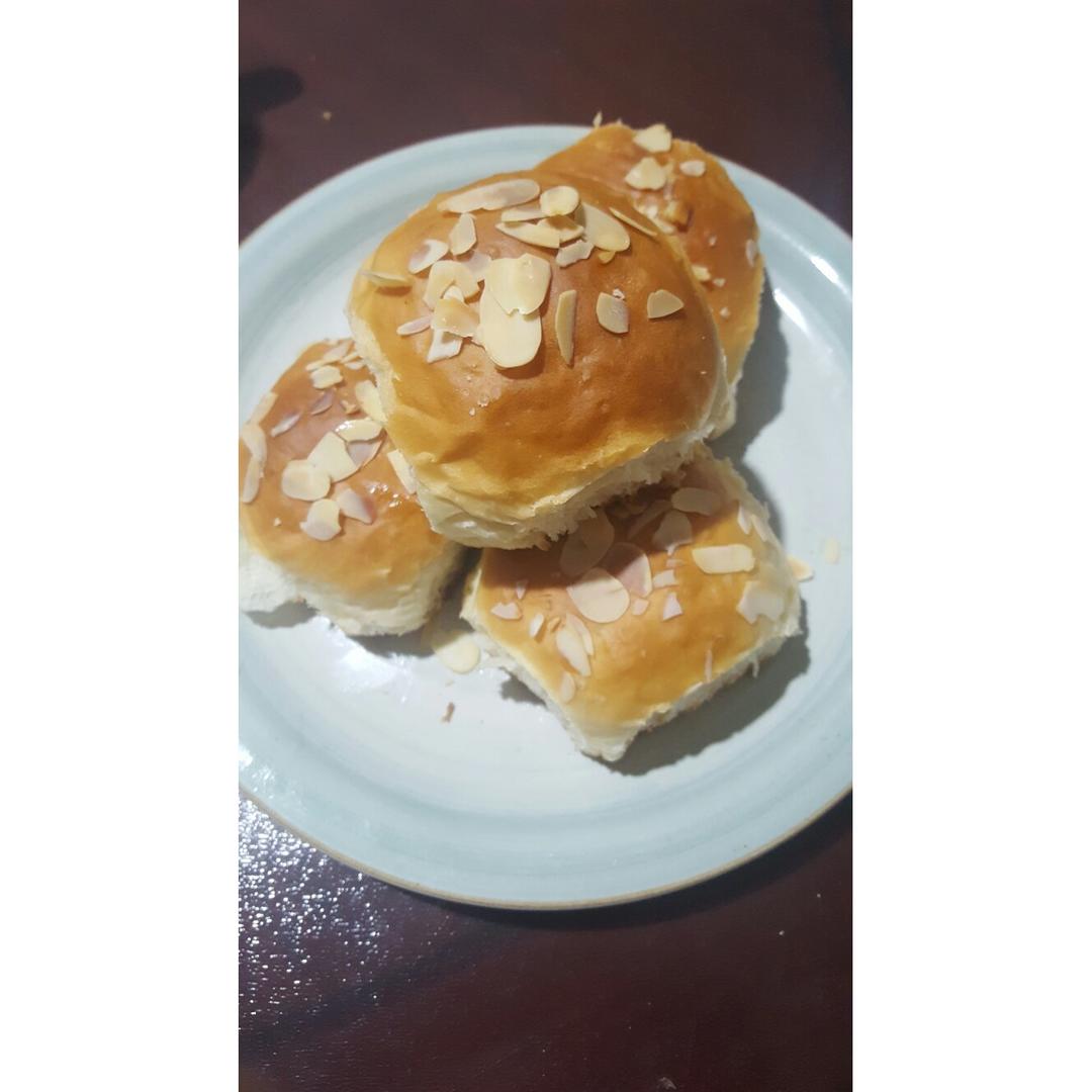 炼乳奶油餐包