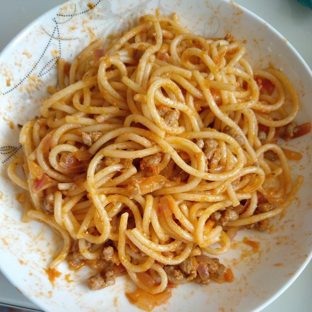 番茄肉酱意大利面