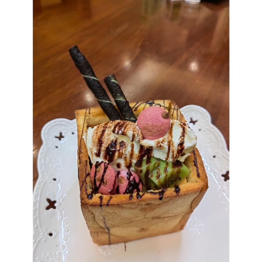 冰淇淋蜜糖吐司
