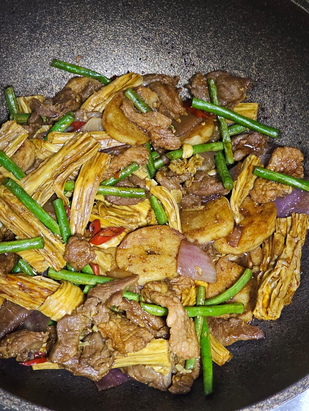 豆角炒肉片