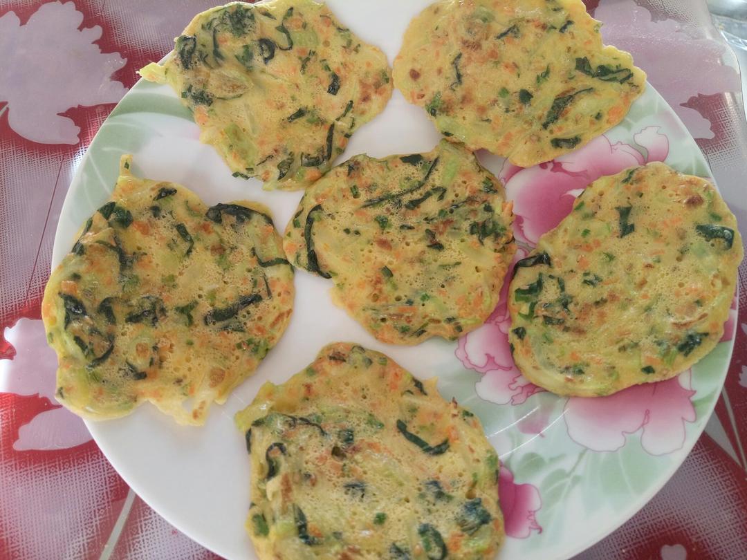 宝宝辅食：营养多彩蔬菜鸡蛋小饼