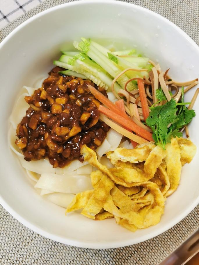 苏式炸酱面