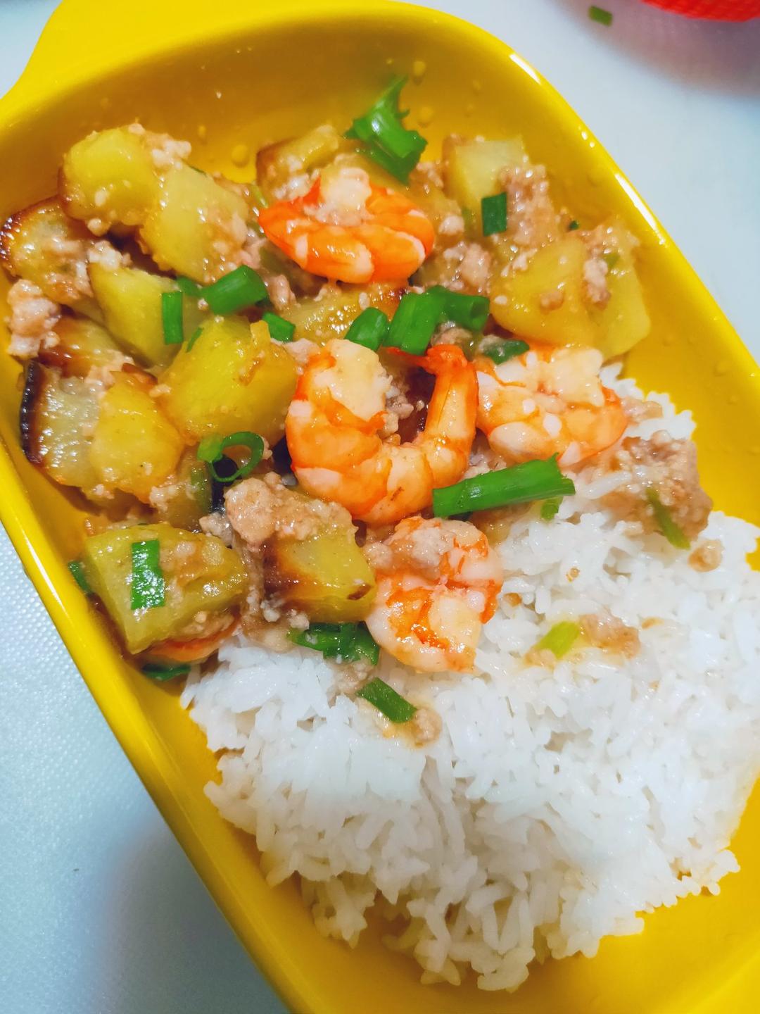 红烧肉炖土豆