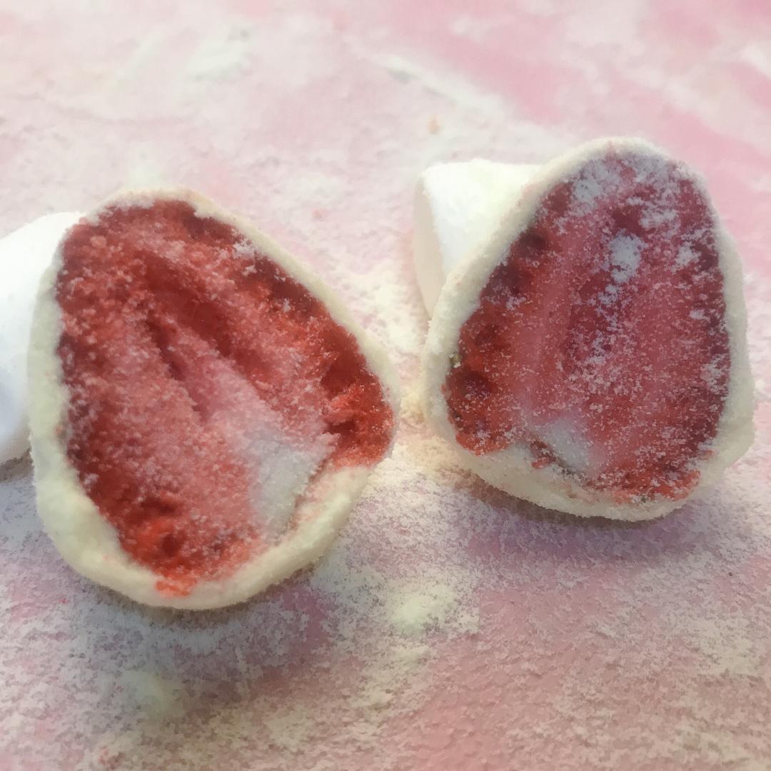 草莓奶球