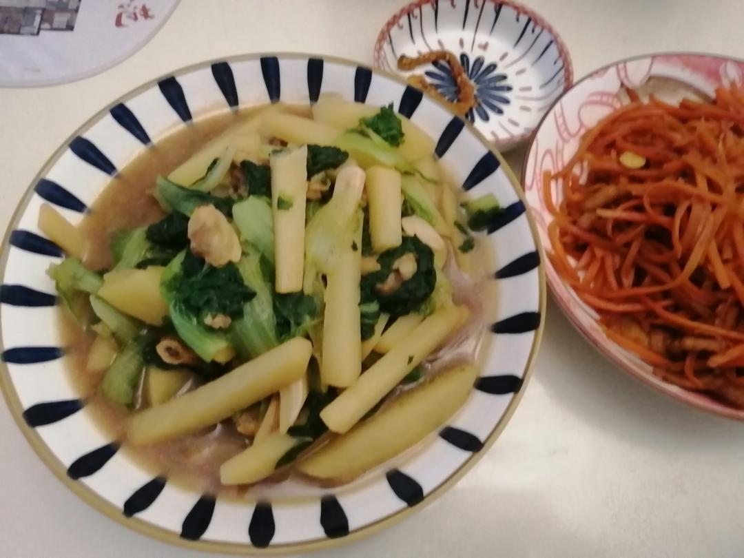 小白菜炖土豆条，东北地道家常菜，从小吃到大的味道，绝对错不了