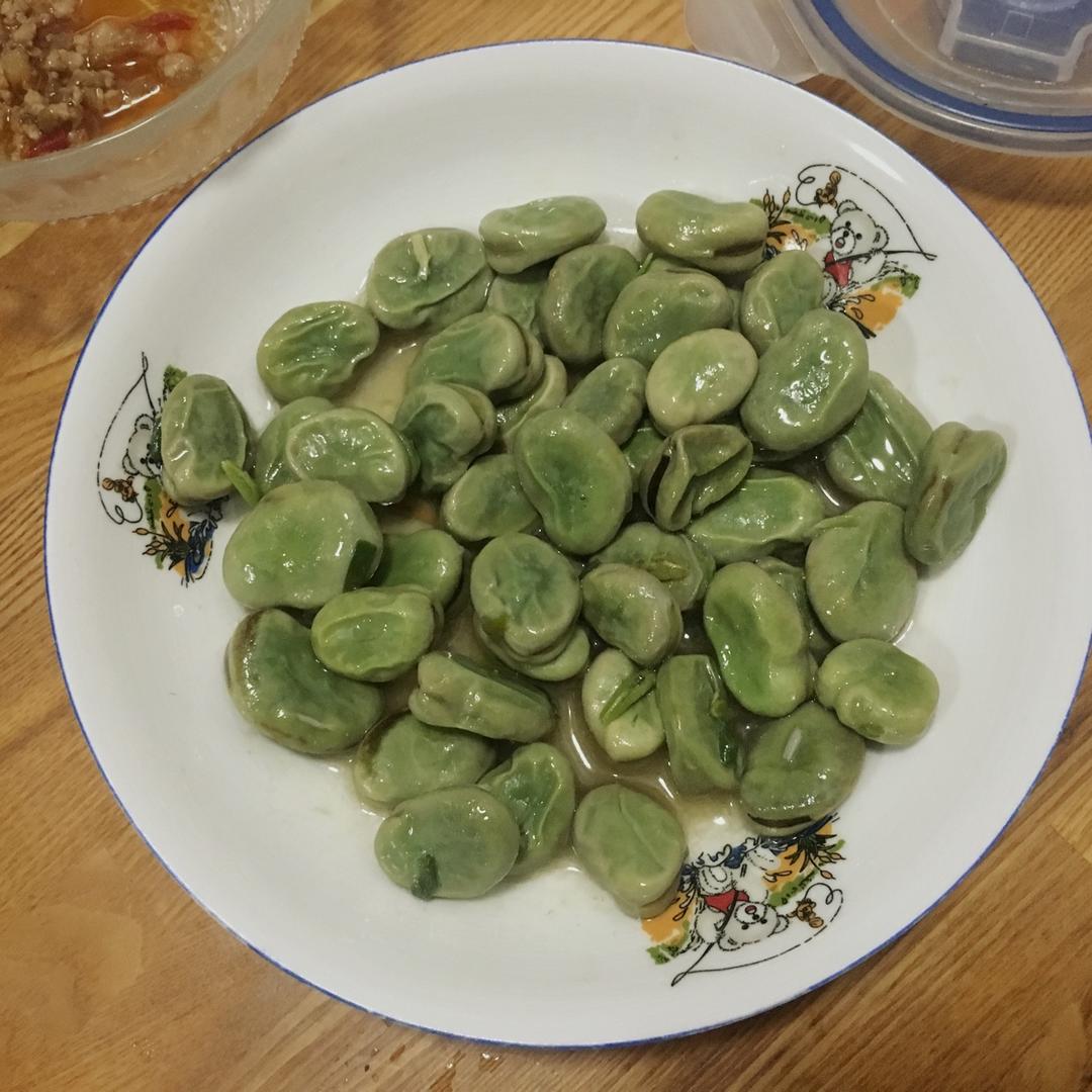 无比鲜美的葱油蚕豆