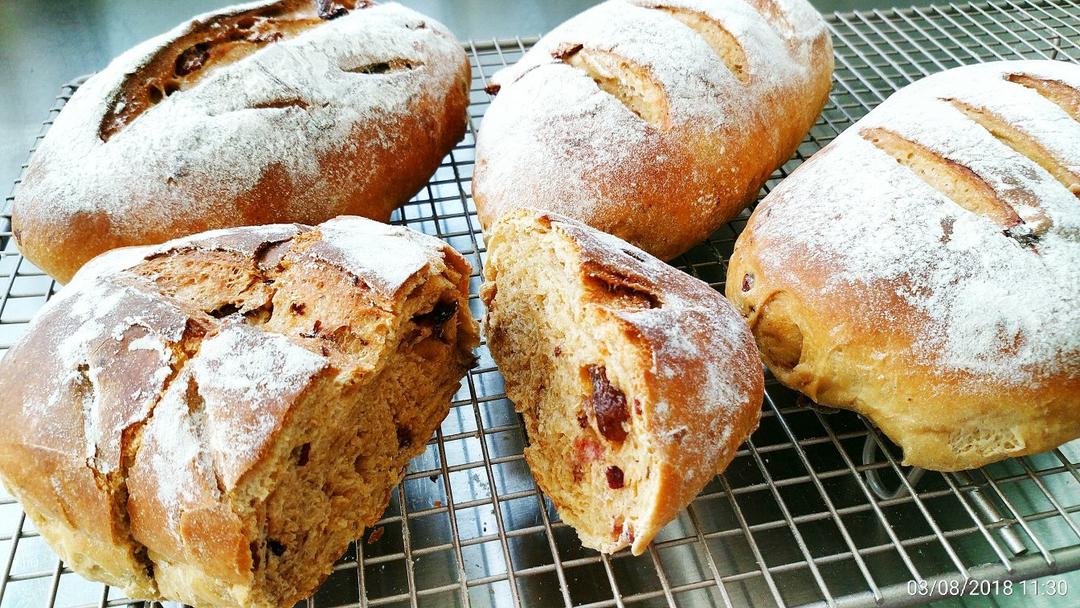 全麦红糖杂果软欧包