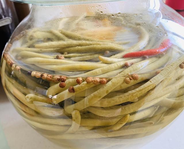 自制酸豆角（参照四川泡菜的方法，20天清澈的泡菜水）的做法