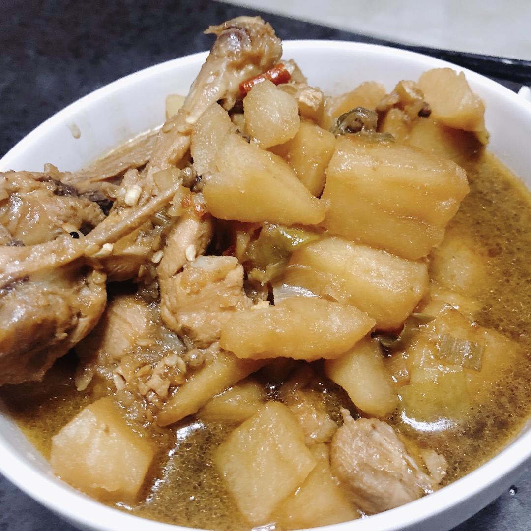 土豆炖鸡块
