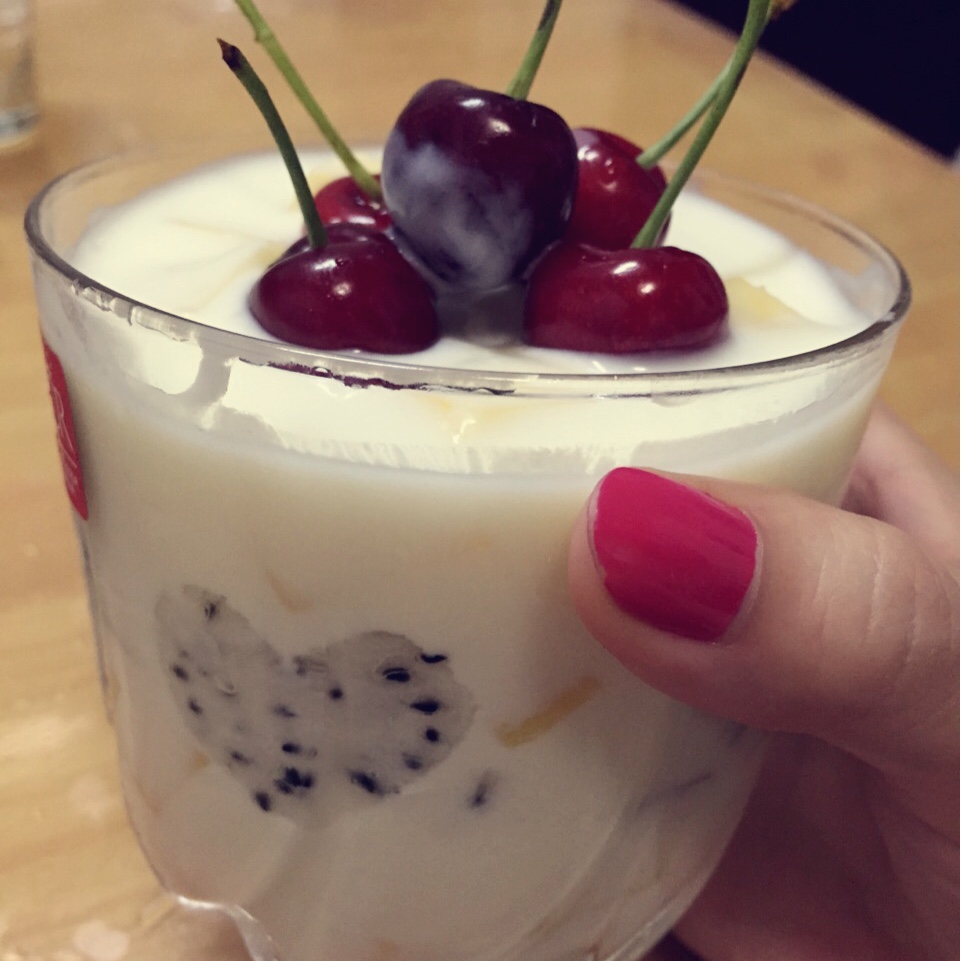 吴宇彬做的香蕉奶昔水果杯