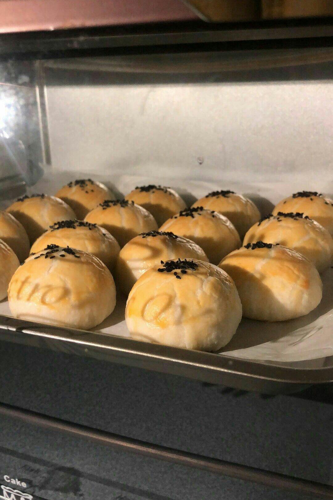 免揉免松弛超快手不破酥不混酥的蛋黄酥—新手一看包会