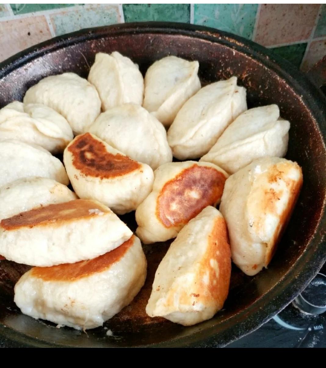 油煎包（猪肉韭菜馅）的做法