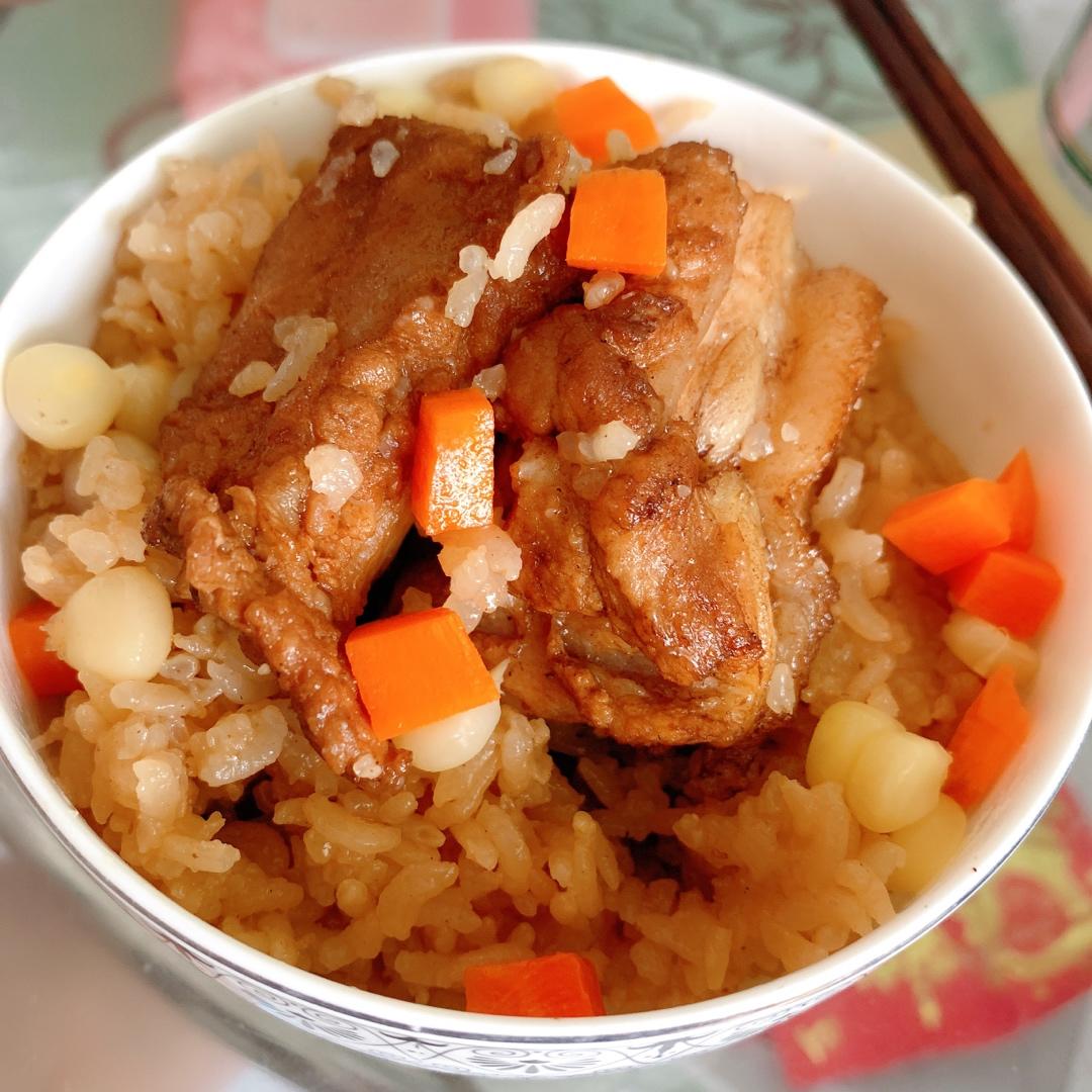 【排骨焖饭】