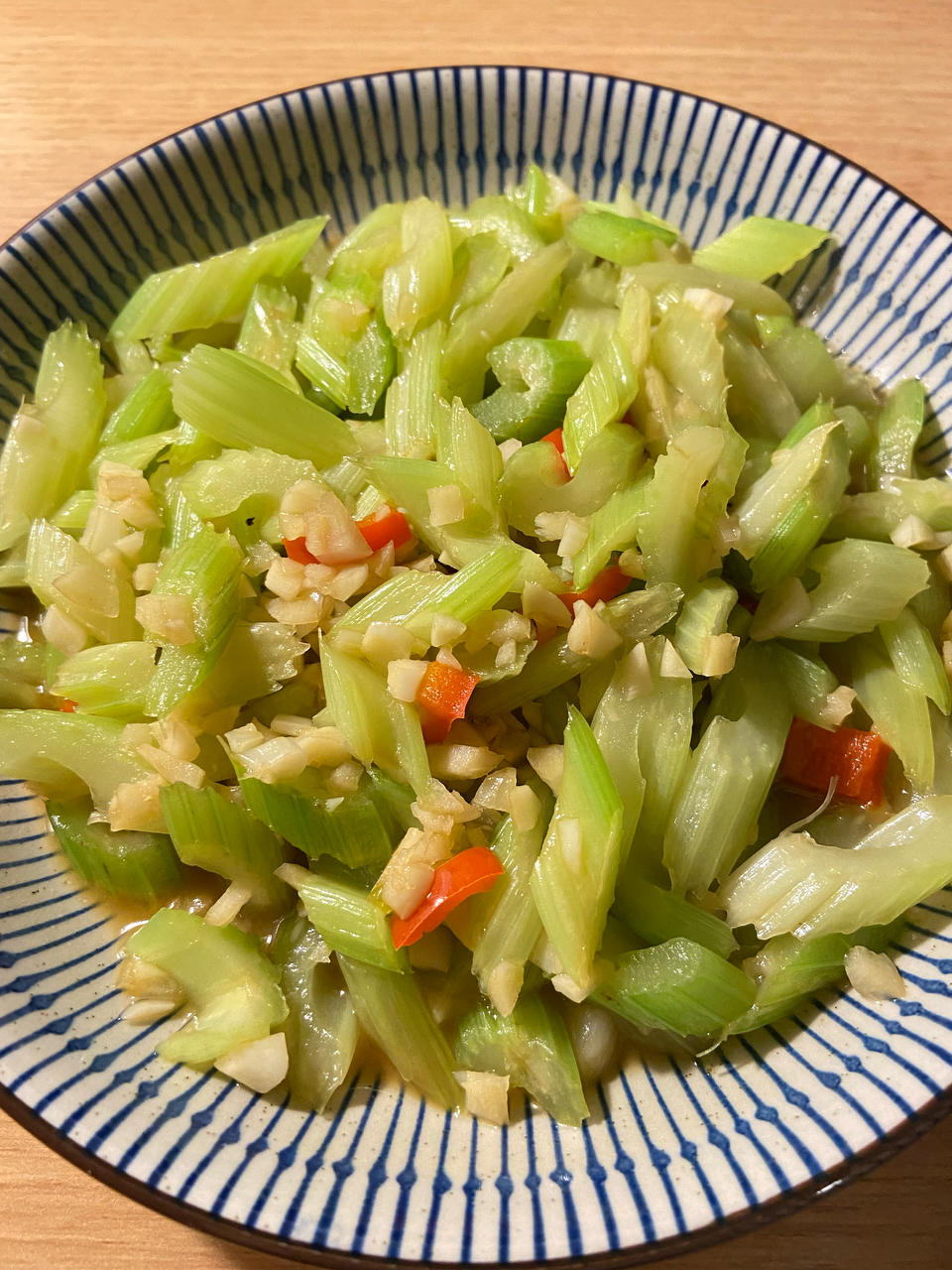 清炒不腻的素炒西芹