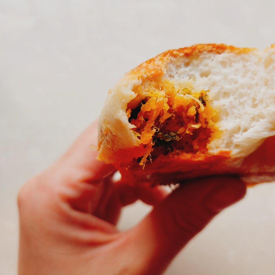 咸蛋黄肉松海苔贝果