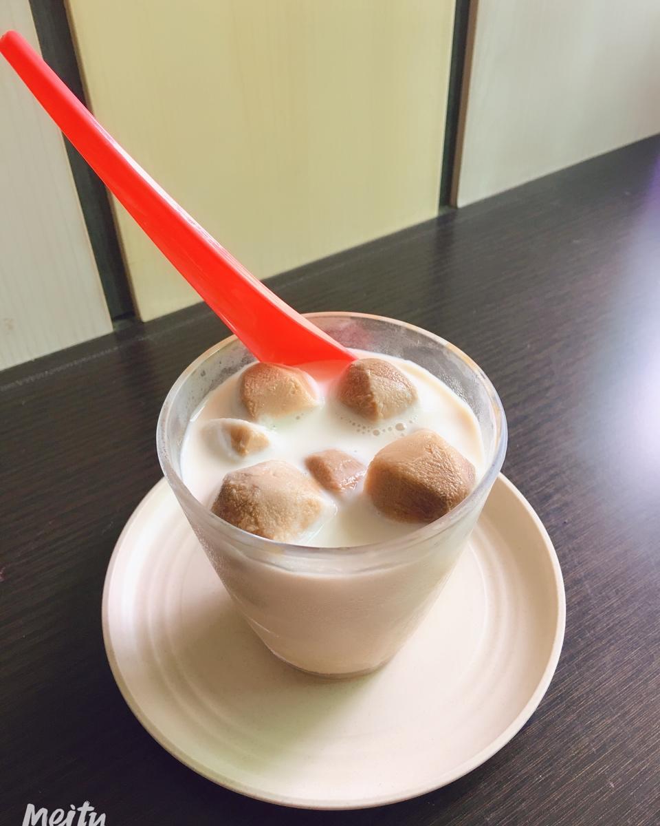 夏日特饮:冰咖啡牛奶