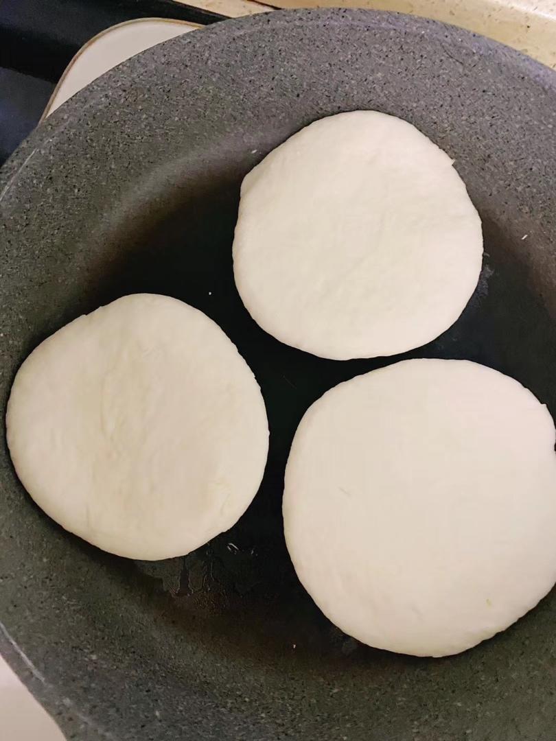 空心馍（肉夹馍）