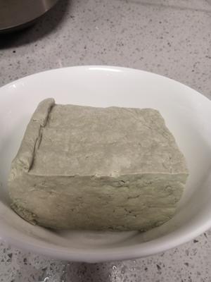 小葱拌黑豆豆腐的做法 步骤1