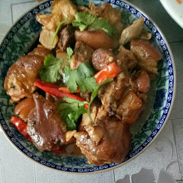 美味的家常菜：红烧猪蹄