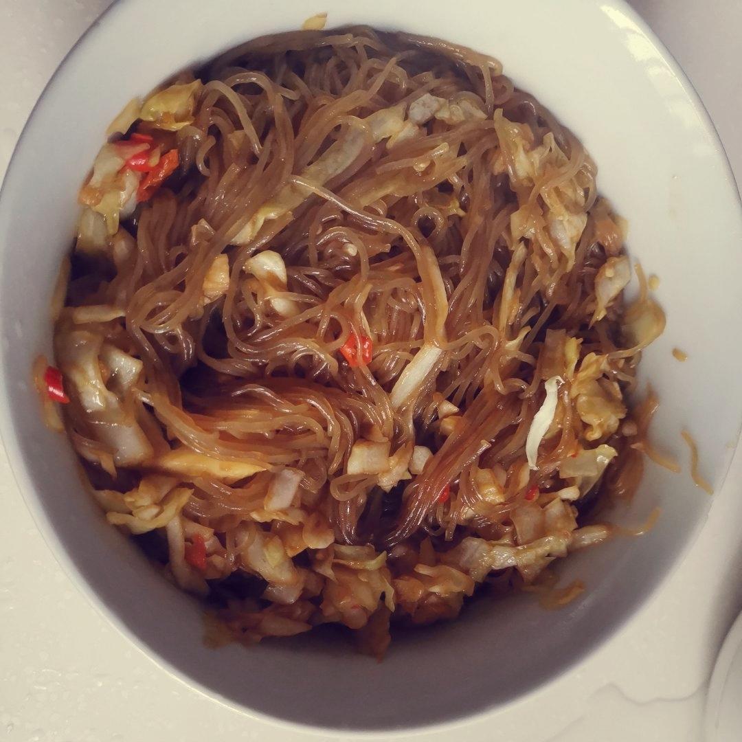 最近爱吃粉丝粉条～包菜炒粉丝