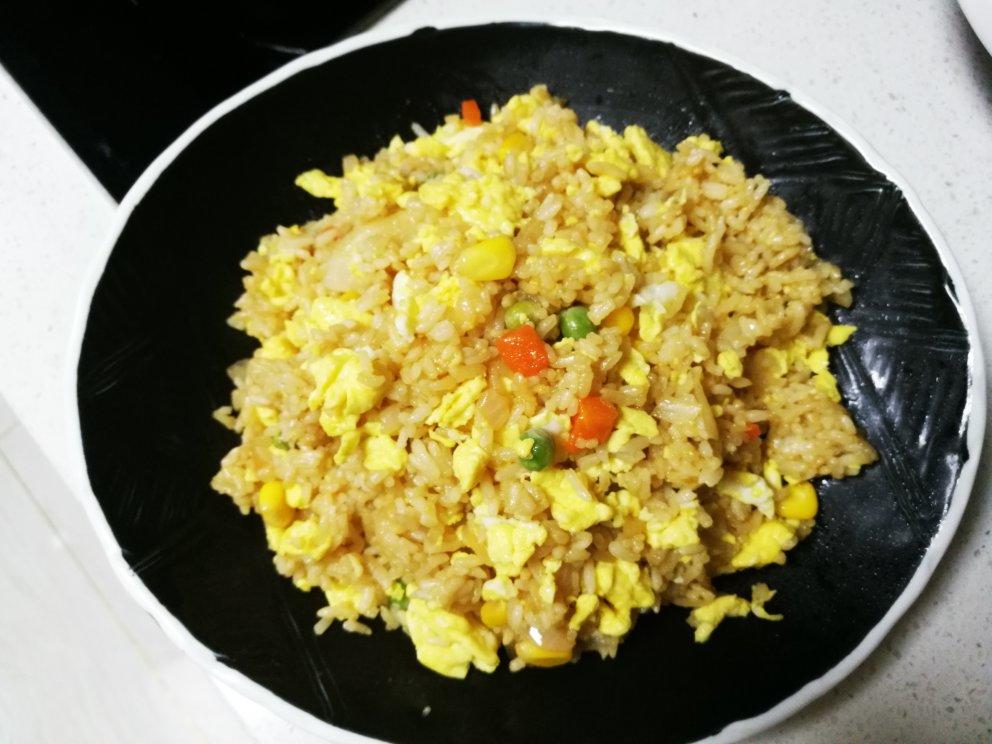 好吃到停不下来的酱油蛋炒饭